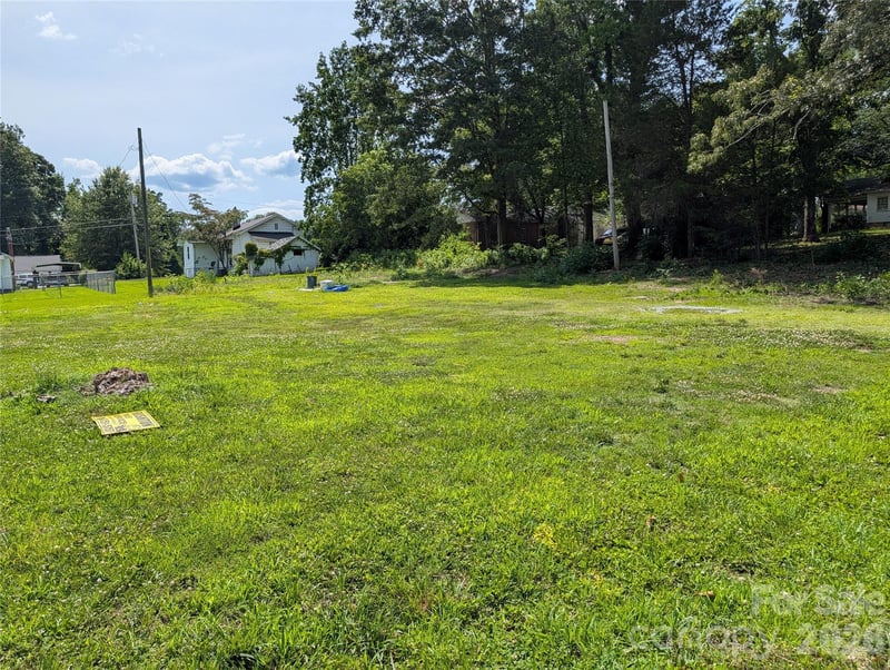 106 Cherry St, Cherryville, NC 28021