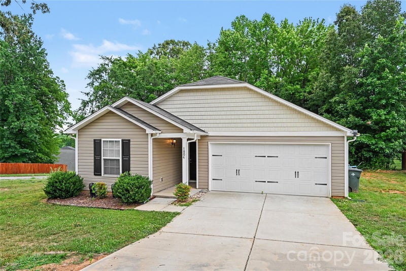 1804 Woodbridge Dr, Salisbury, NC 28146
