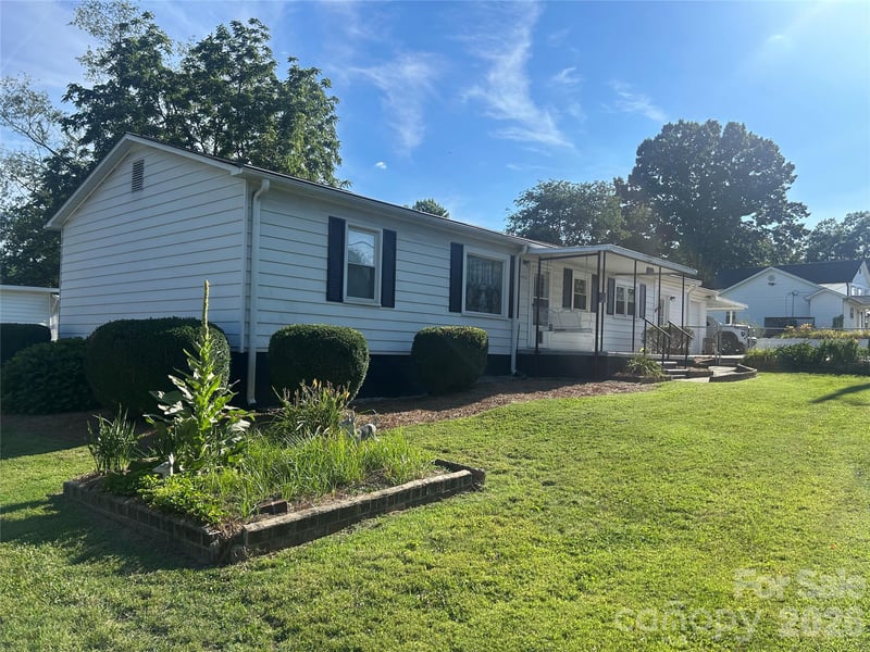 402 24th St, Kannapolis, NC 28083
