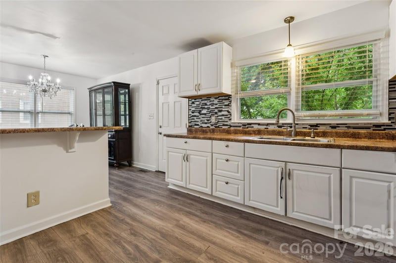1131 Mt Kisco Dr, Charlotte, NC 28213