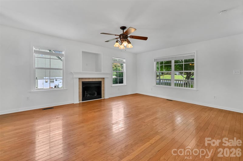 11 Ridgeland Ln, Asheville, NC 28805