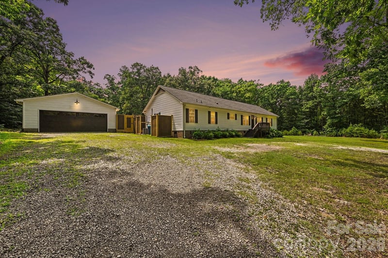 8900 Lazy Ridge Ln, Concord, NC 28025