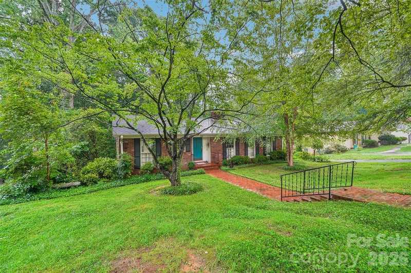 514 Lakeside Dr, Statesville, NC 28677