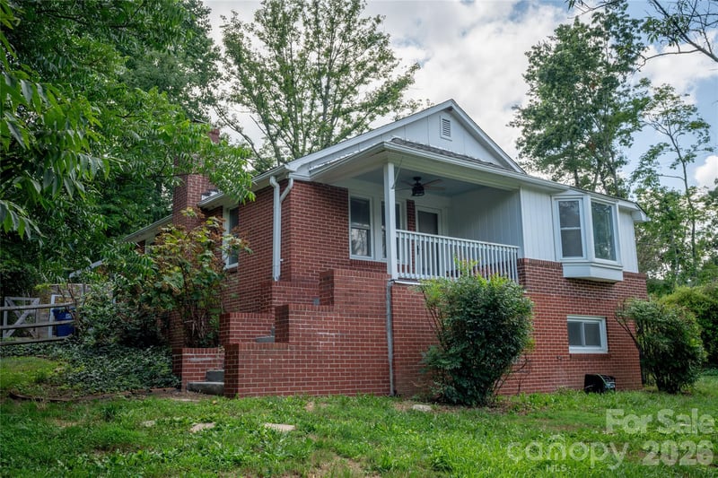 1271 Upper Brush Creek Rd, Fairview, NC 28730