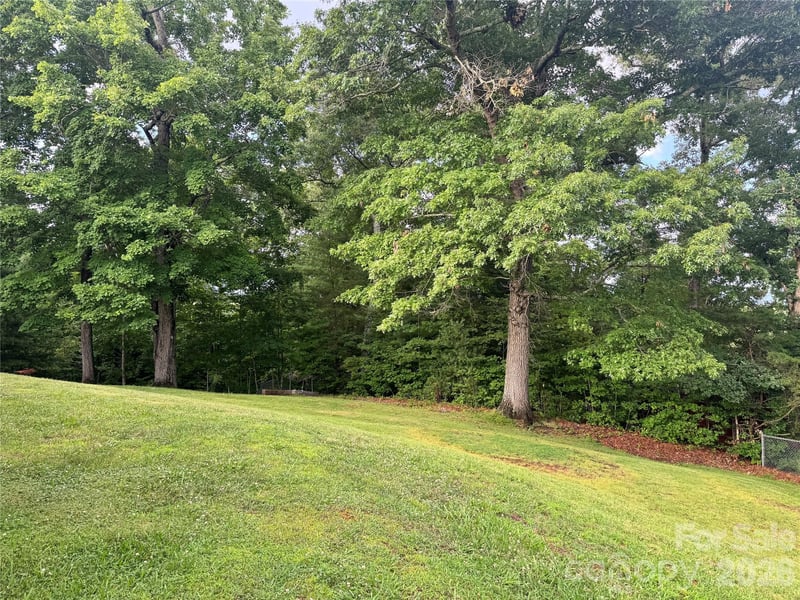 20 Little Austin Ln, Leicester, NC 28748