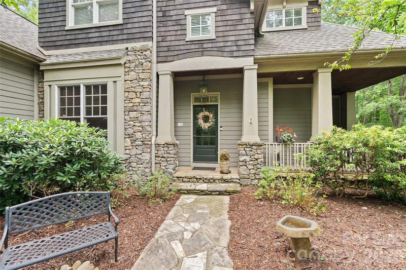 626 Wickhams Fancy Dr, Biltmore Lake, NC 28715