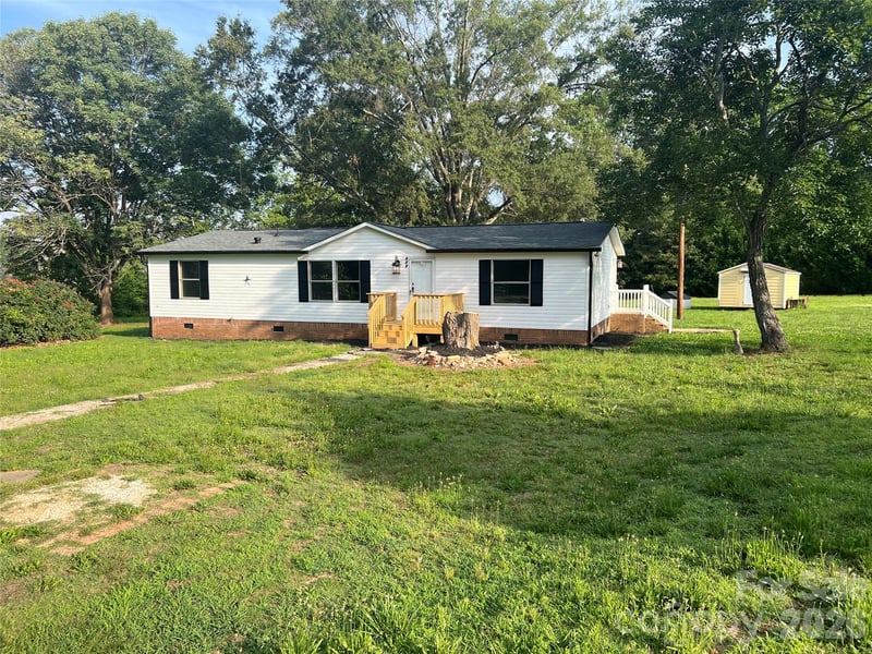 373 Griggs Rd, Clover, SC 29710