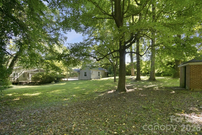 827 Jefferson Dr, Charlotte, NC 28270