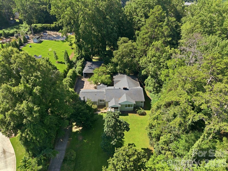 827 Jefferson Dr, Charlotte, NC 28270