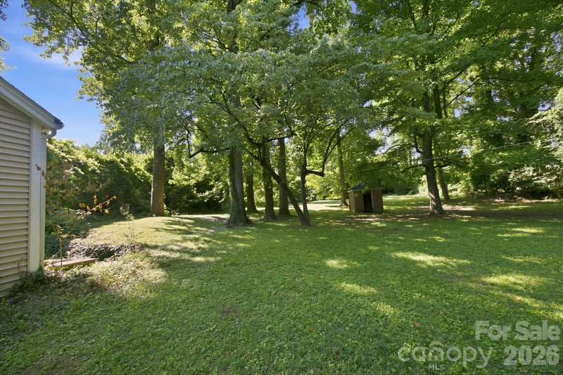 827 Jefferson Dr, Charlotte, NC 28270