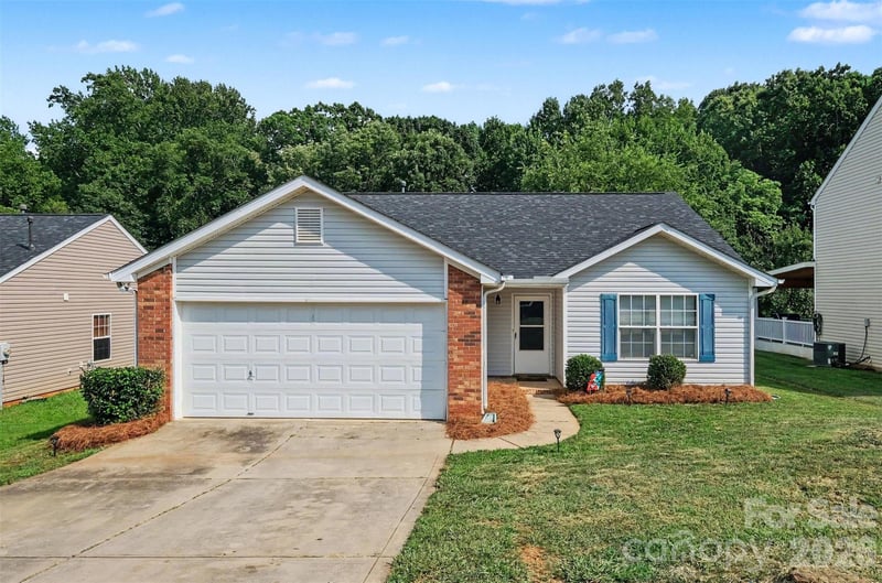1505 Clooney Ln, Charlotte, NC 28262