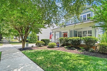 13322 Pierre Reverdy Dr, Davidson, NC 28036