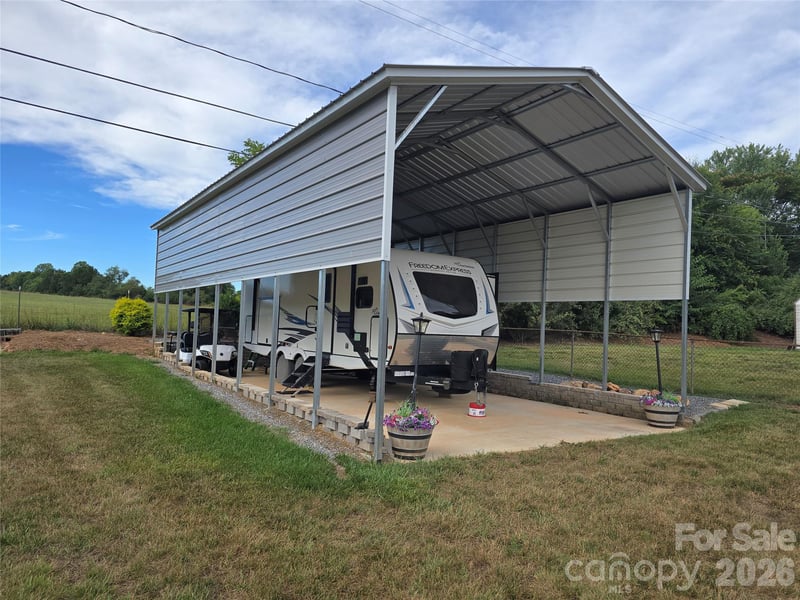 5760 Valley Field Rd #3, Hickory, NC 28602
