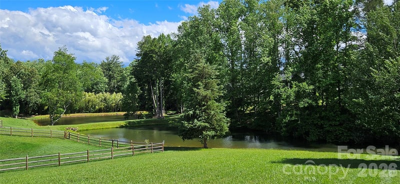 12 Farm Pond Ln, Candler, NC 28715