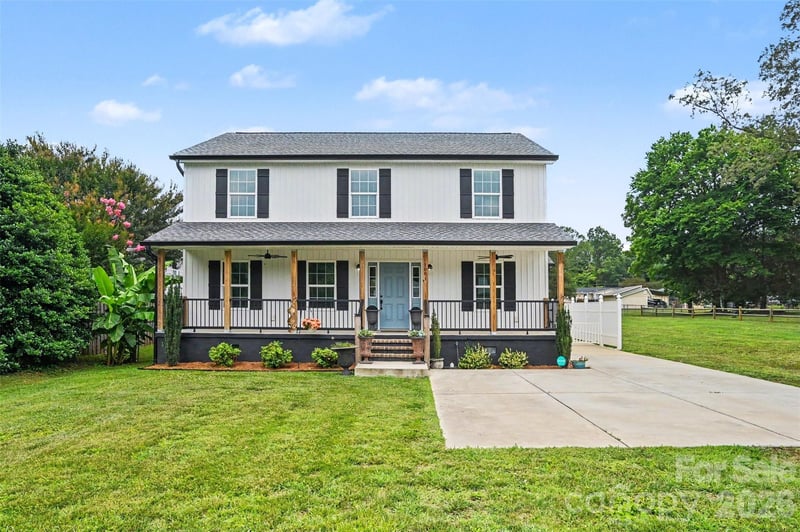 1001 Noles Dr, Mount Holly, NC 28120