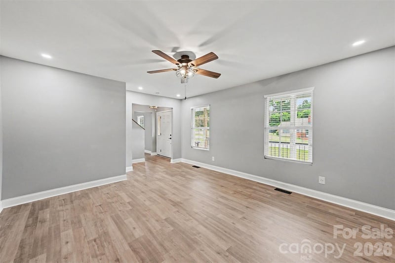 1001 Noles Dr, Mount Holly, NC 28120