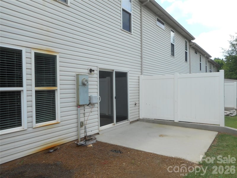 5860 Glassport Ln, Charlotte, NC 28210