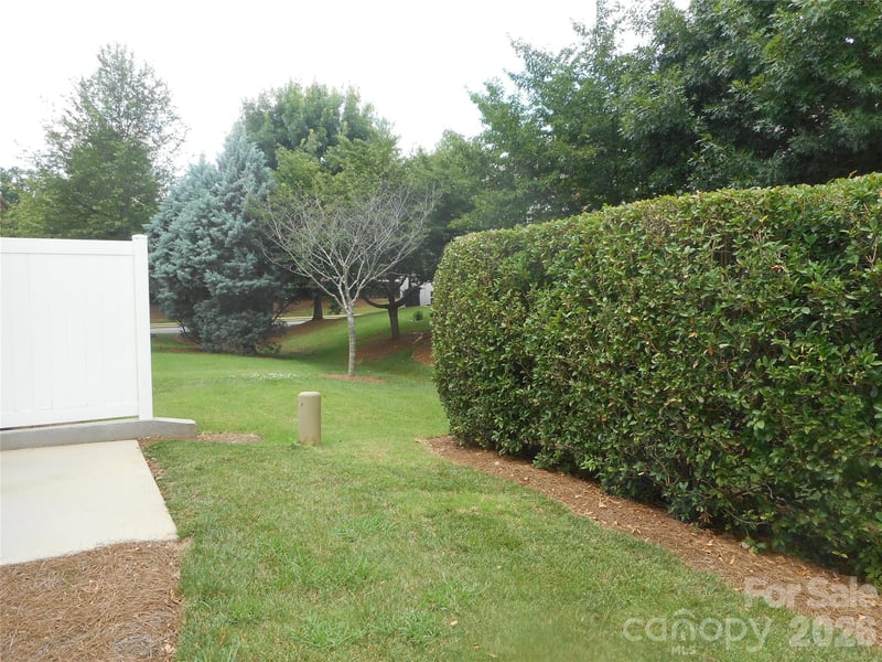 5860 Glassport Ln, Charlotte, NC 28210