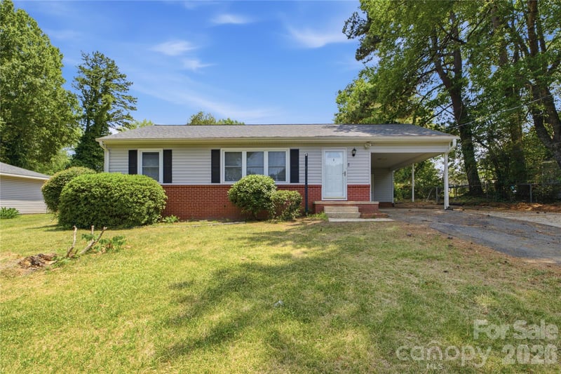 1323 Meadowbrook Cir, Salisbury, NC 28144