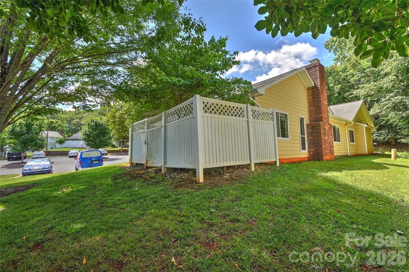 807 Sardis Cove Dr, Charlotte, NC 28270