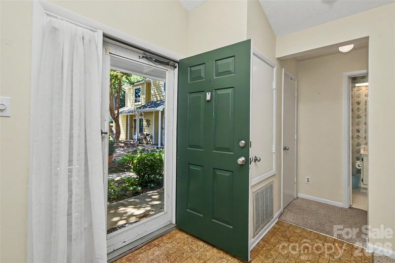 807 Sardis Cove Dr, Charlotte, NC 28270