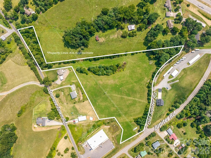 99999 Sprouse Town Rd, Weaverville, NC 28787