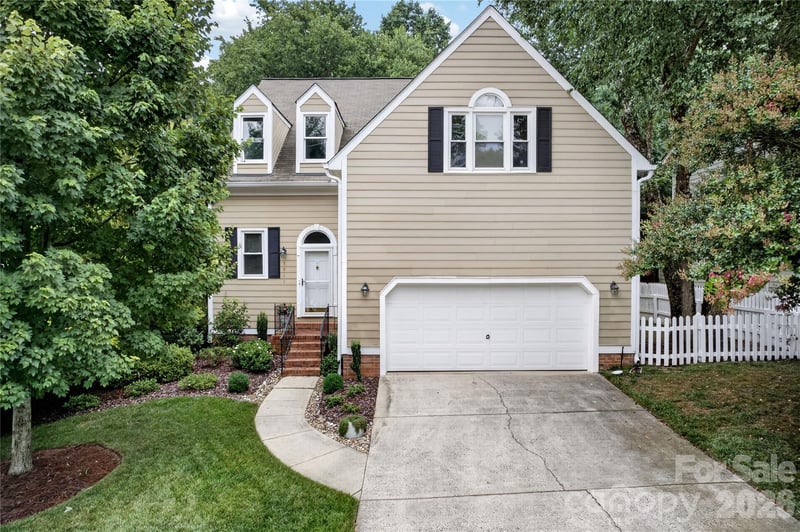 5911 Chalyce Ln, Charlotte, NC 28270