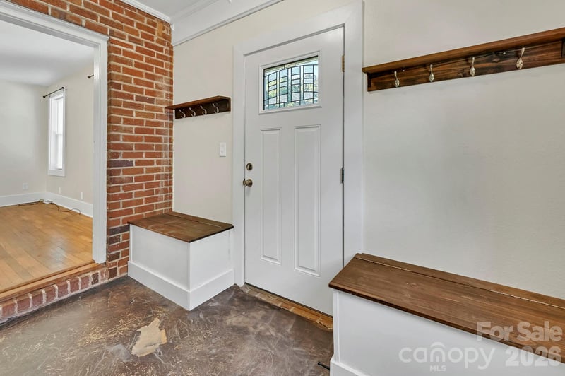 10 Enka Oak St, Candler, NC 28715