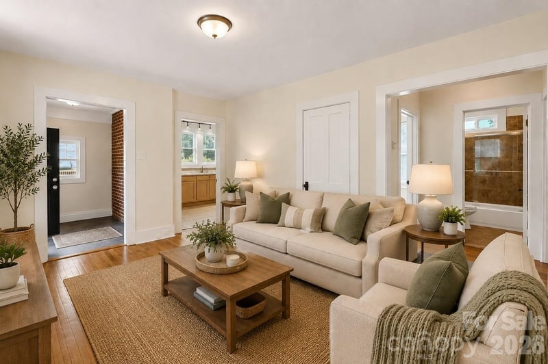 10 Enka Oak St, Candler, NC 28715