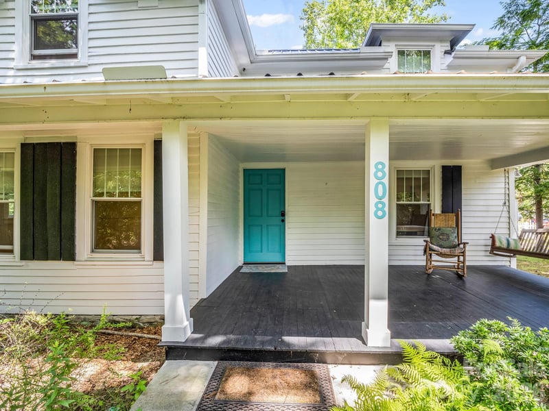 808 Montreat Rd, Black Mountain, NC 28711