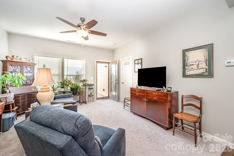 104 Blackstone Ct, Statesville, NC 28677