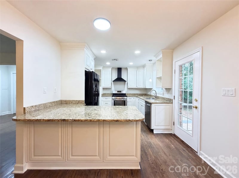 2200 Fair Forest Dr, Matthews, NC 28105