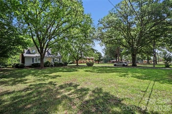 2710 Eva Dr, Concord, NC 28027