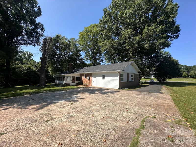 5836 Lebanon Rd, Charlotte, NC 28227