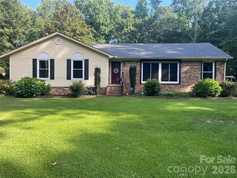 180 Lawson Lakes Dr, Clover, SC 29710