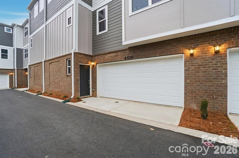 8929 Sharonbrook Dr, Charlotte, NC 28210