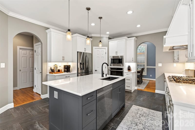 1136 Fox Chase Dr, Newton, NC 28658