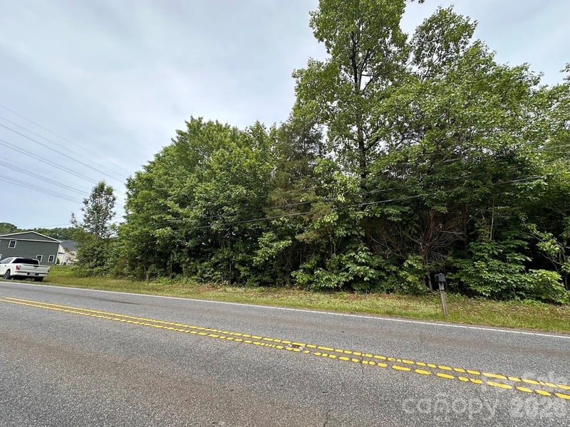 0000 Section House Rd, Hickory, NC 28601