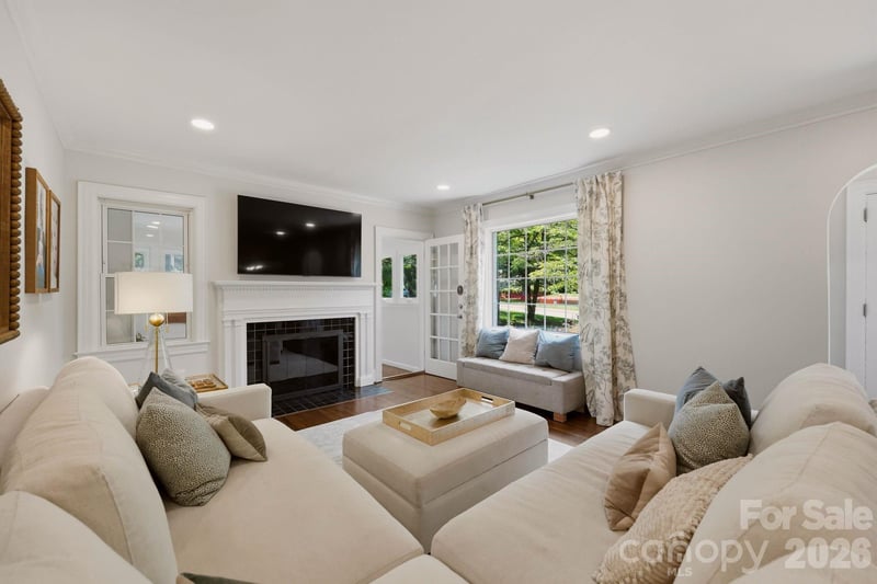 3134 Country Club Dr, Charlotte, NC 28205