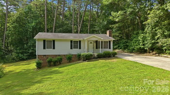 667 Niblick Dr, Gastonia, NC 28054