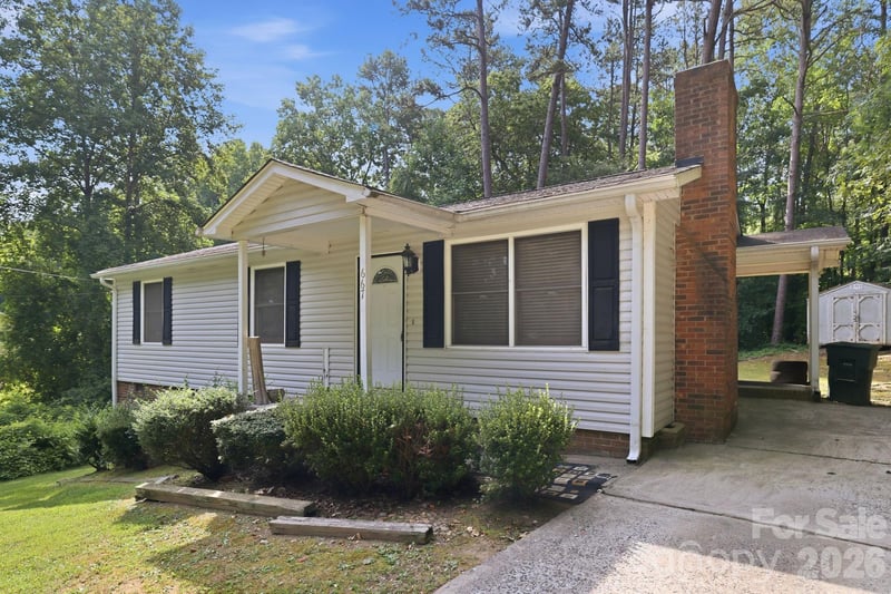 667 Niblick Dr, Gastonia, NC 28054