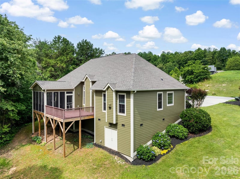 36 Magnolia Farms Dr, Asheville, NC 28806