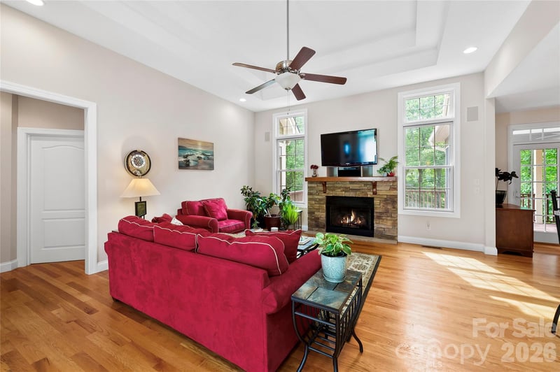 36 Magnolia Farms Dr, Asheville, NC 28806