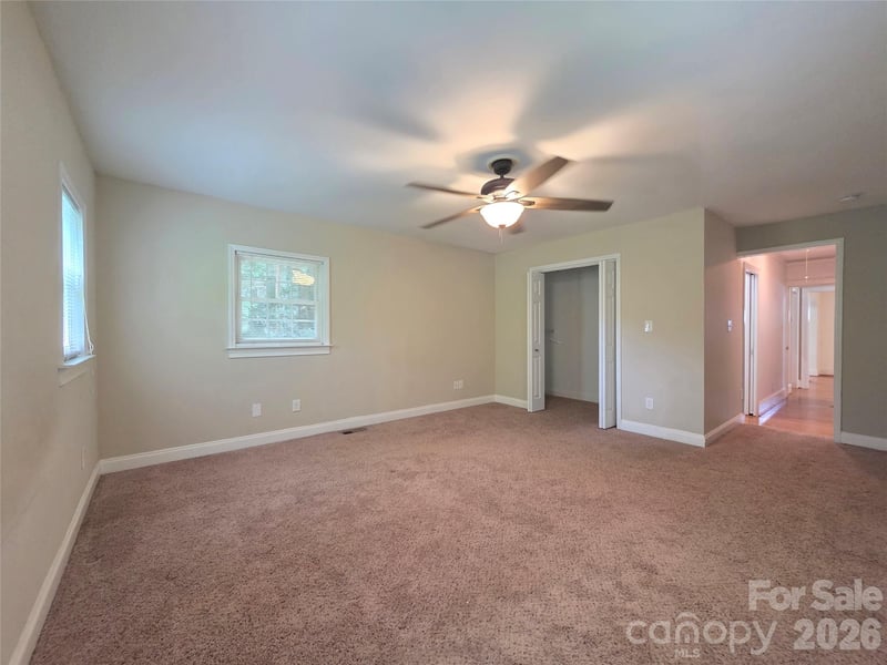 614 Marsh Rd, Charlotte, NC 28209