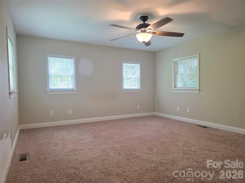 614 Marsh Rd, Charlotte, NC 28209