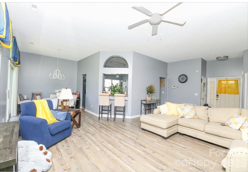 10132 Ashley Farm Dr, Matthews, NC 28105