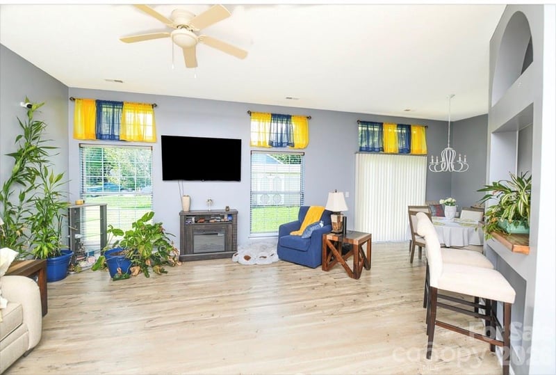 10132 Ashley Farm Dr, Matthews, NC 28105