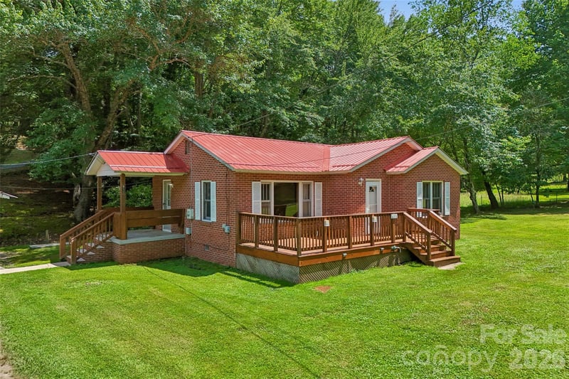 611 Reeves Cove Rd, Candler, NC 28715