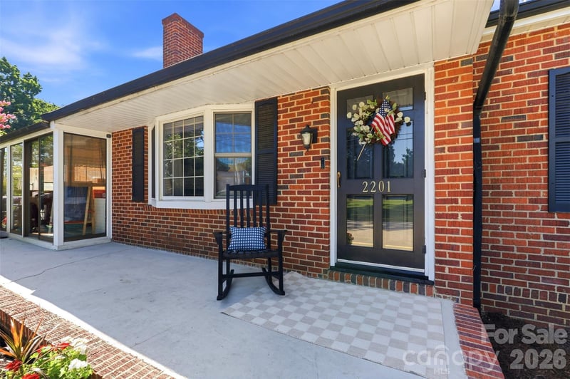 2201 Armstrong Park Dr, Gastonia, NC 28054