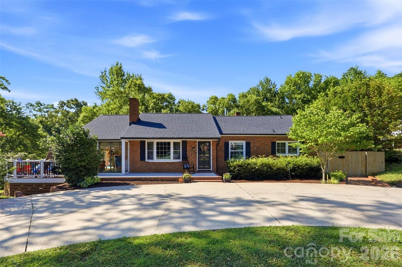 2201 Armstrong Park Dr, Gastonia, NC 28054